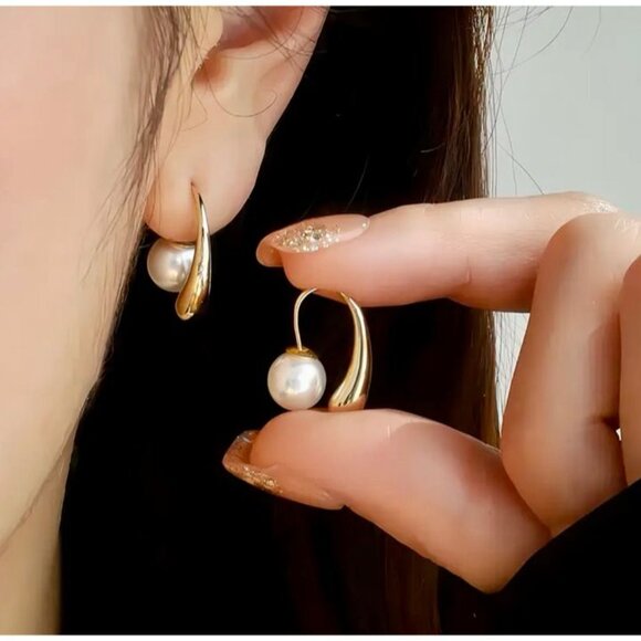 Gold Tear Drop Pearl Earrings - Picture 2 of 4